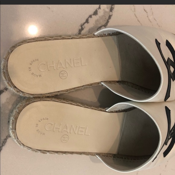 100% Authentic Chanel Espadrille Mules - Picture 2 of 3
